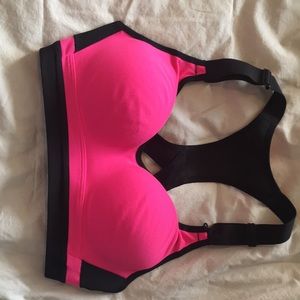 Women’s Victoria’s Secret sport’s bra 32B